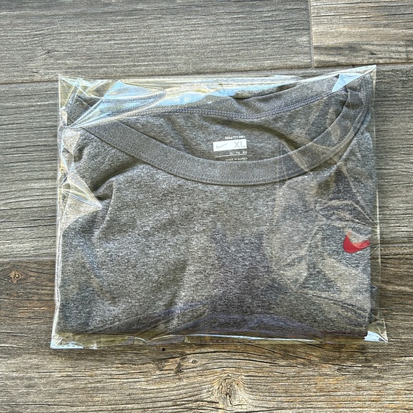 Men’s Nike fit dry tee - Picture 6 of 6